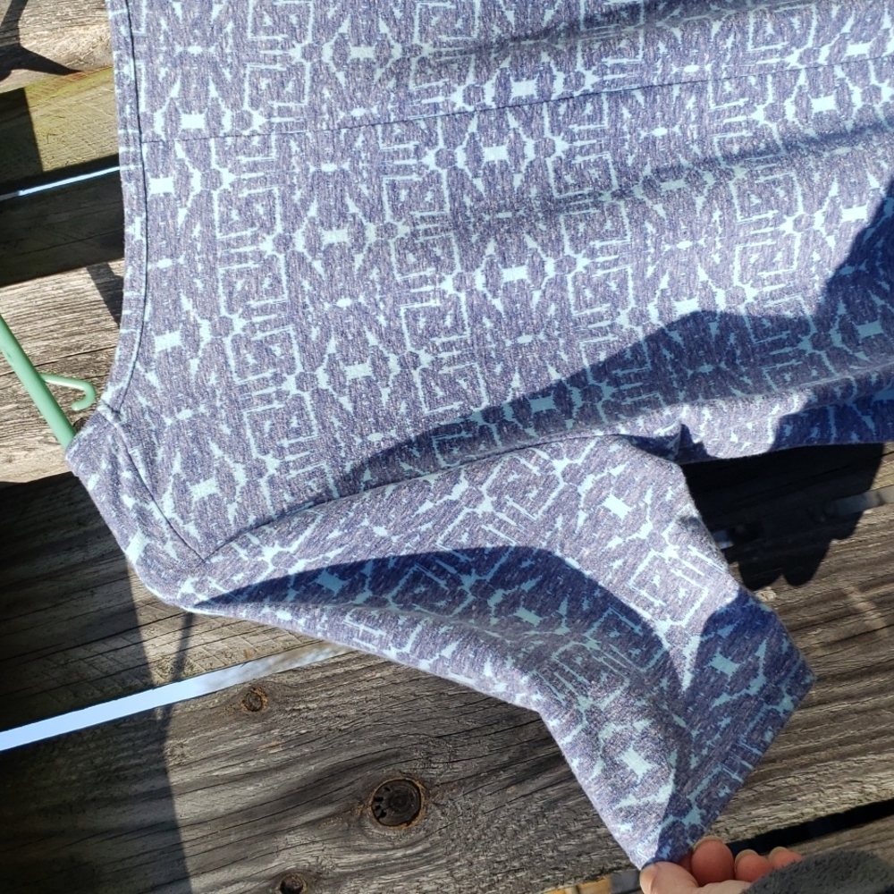 Lularoe Top Split Side Aztec Print Extra Small - image 4